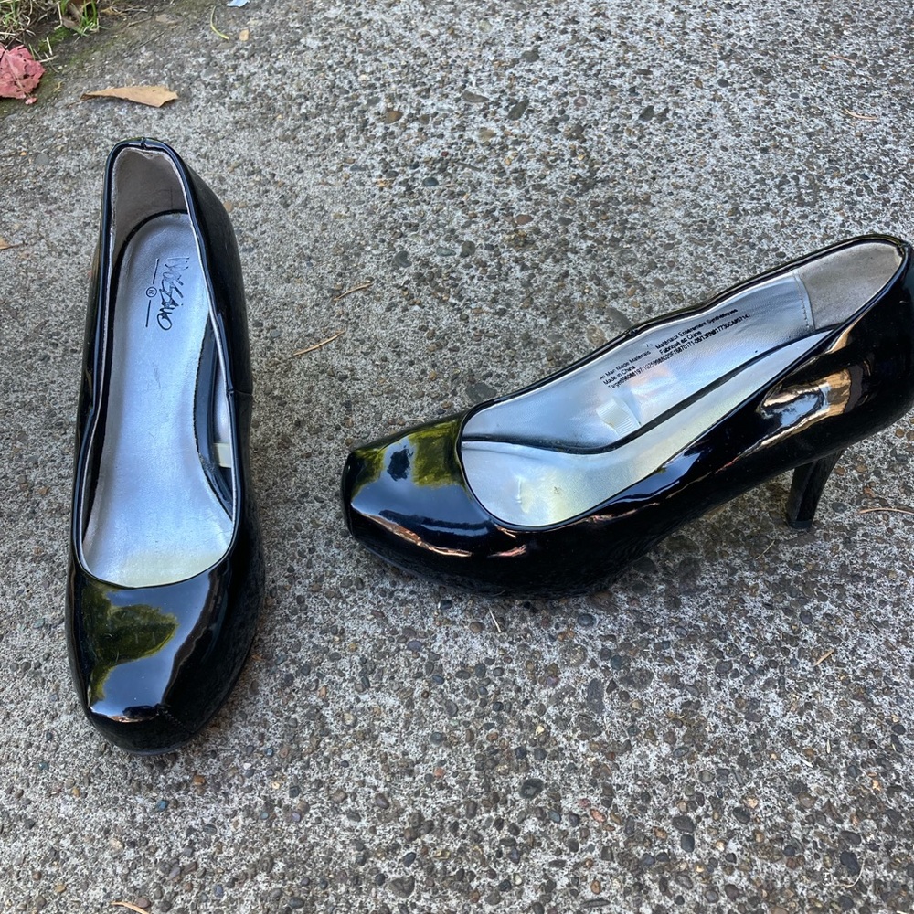 7.5 size black